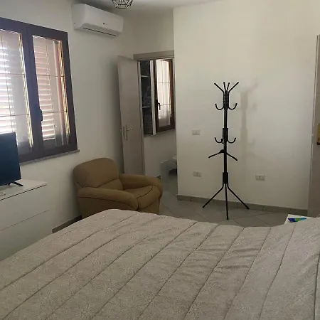 La Casa Di Giogio Pensión Monserrato